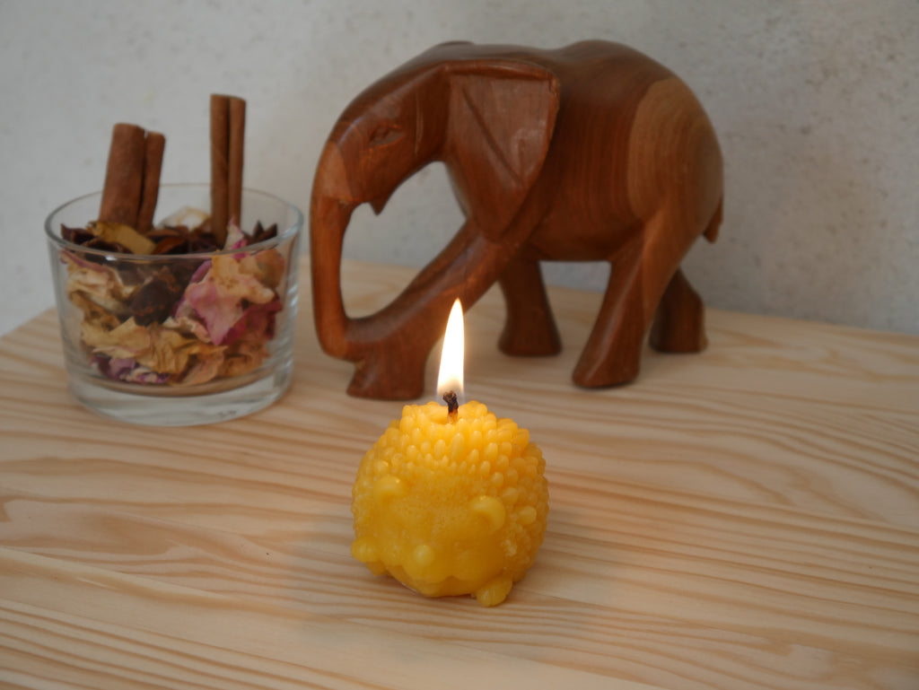 BOUGIE NATURELLE "HERISSON" EN CIRE D'ABEILLE