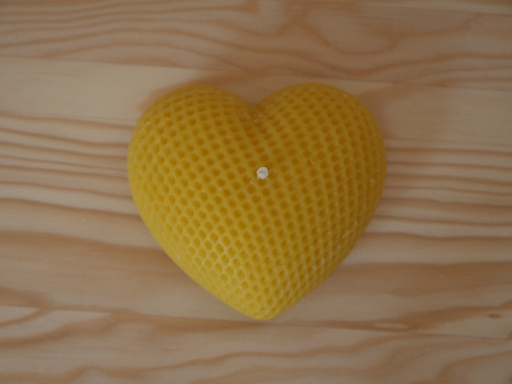 BOUGIE NATURELLE " COEUR" EN CIRE D'ABEILLE