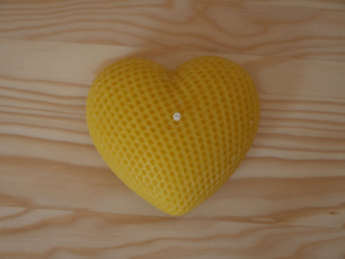 BOUGIE NATURELLE " COEUR" EN CIRE D'ABEILLE