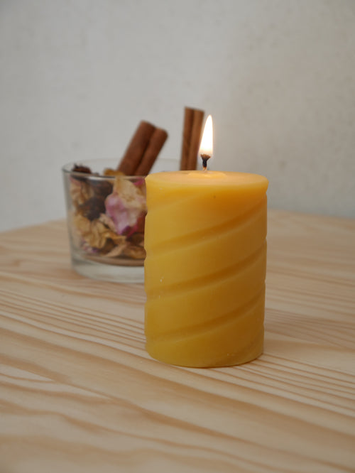 Bougie Cylindrique Naturelle – Cire d'Abeille Pure, Artisanale Provence, Mèche Coton – L'Atelier Virentis