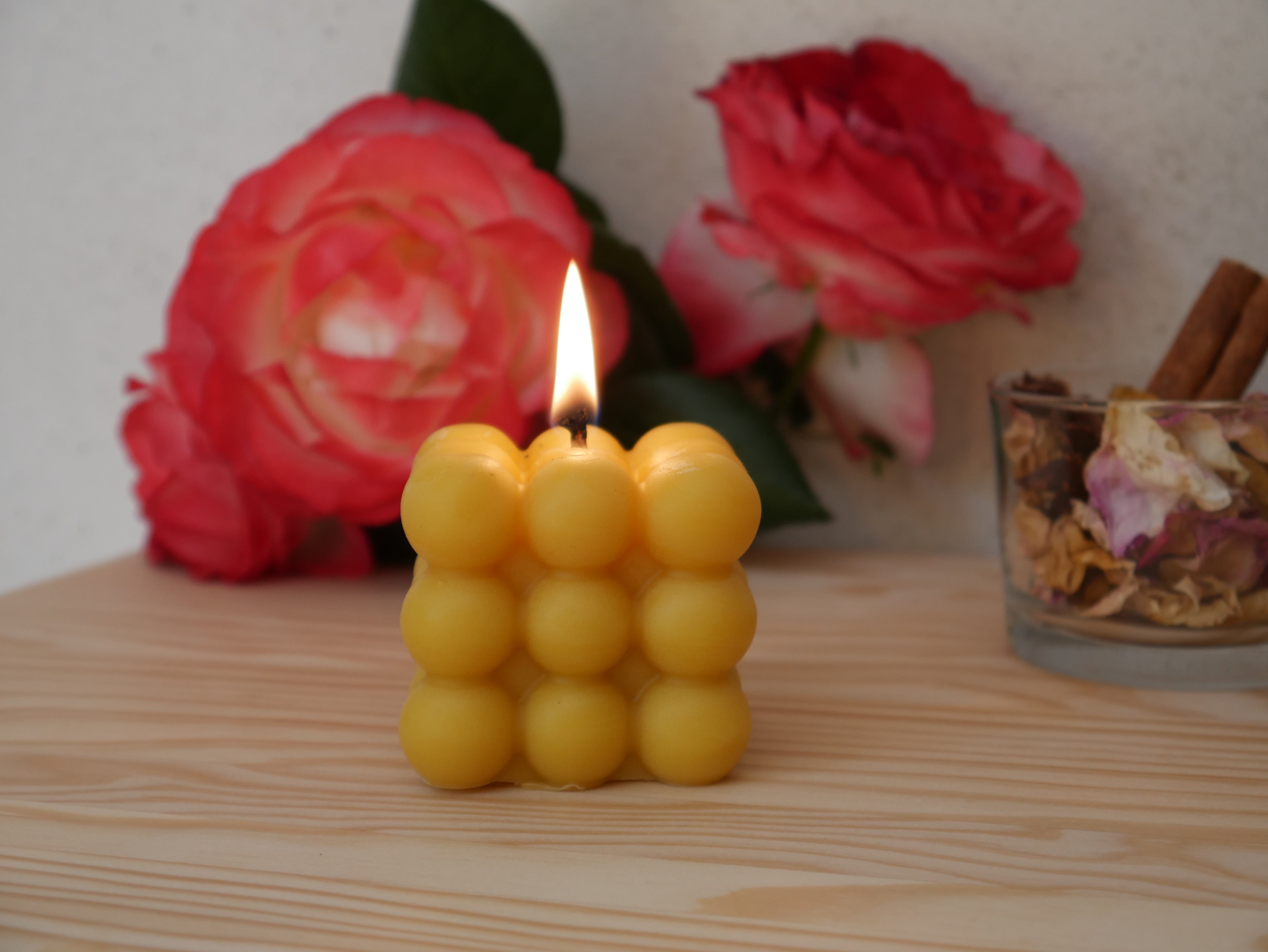BOUGIE NATURELLE "CUBE"EN CIRE D'ABEILLE