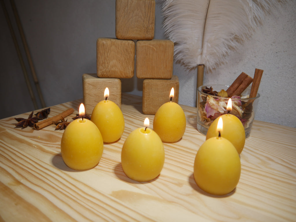 COFFRET DE SIX BOUGIES NATURELLES "OEUFS" EN CIRE D'ABEILLE