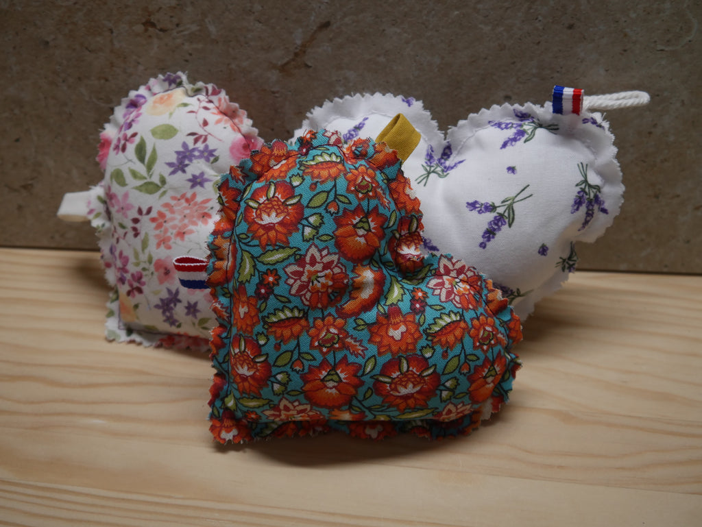 COFFRET DECO TROIS COEURS PARFUMES " FLEUR DE COTON ".