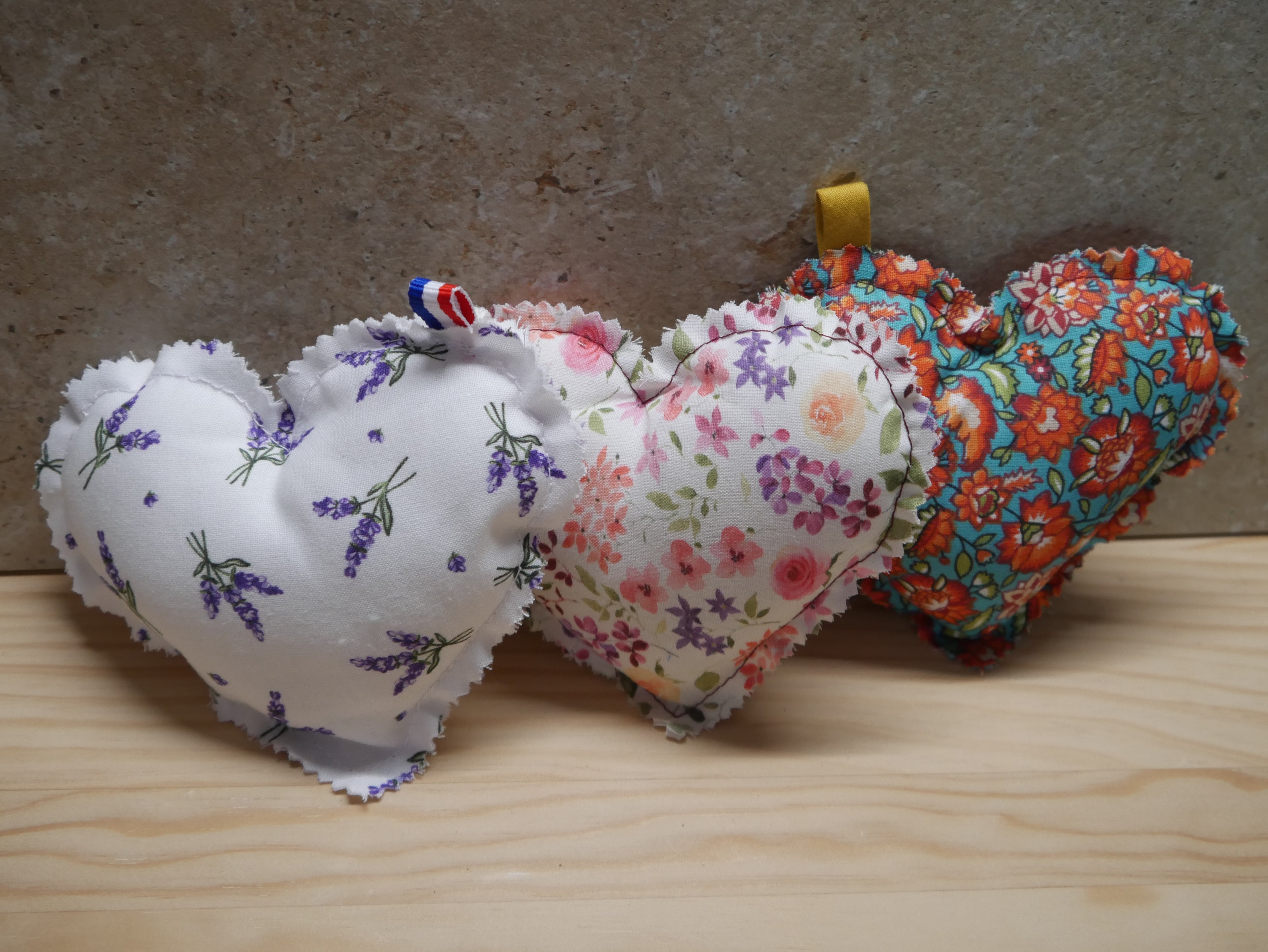 COFFRET DECO TROIS COEURS PARFUMES " FLEUR DE COTON ".