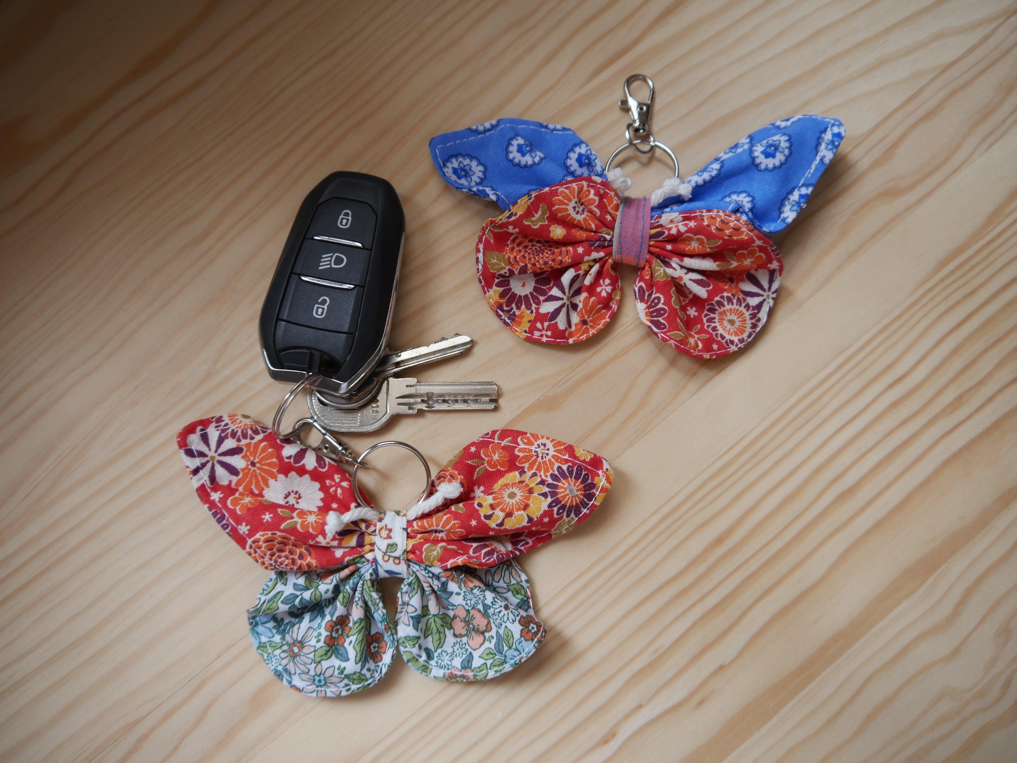 DUO PORTES CLEFS PAPILLONS FLEURIS