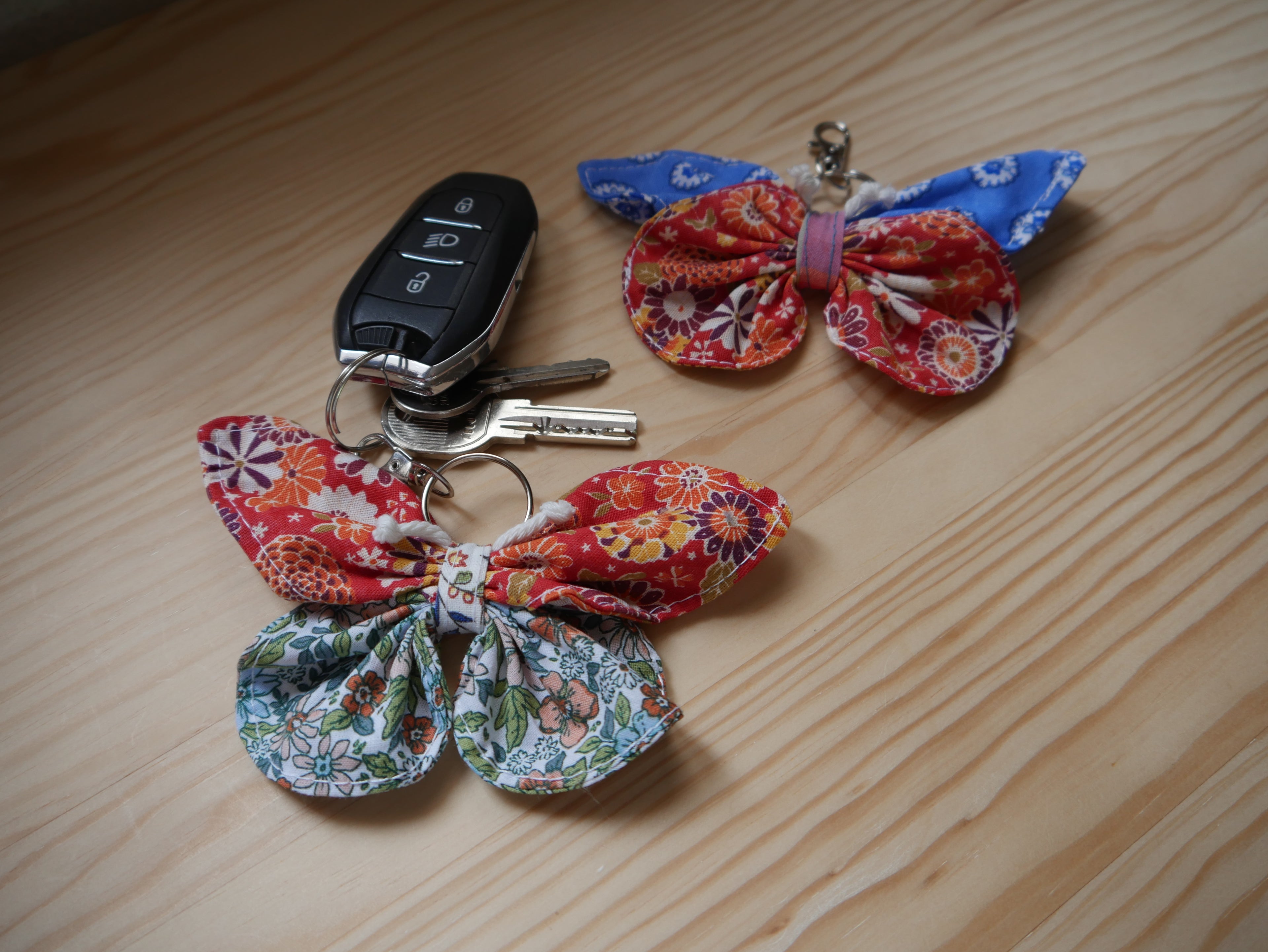 DUO PORTES CLEFS PAPILLONS FLEURIS