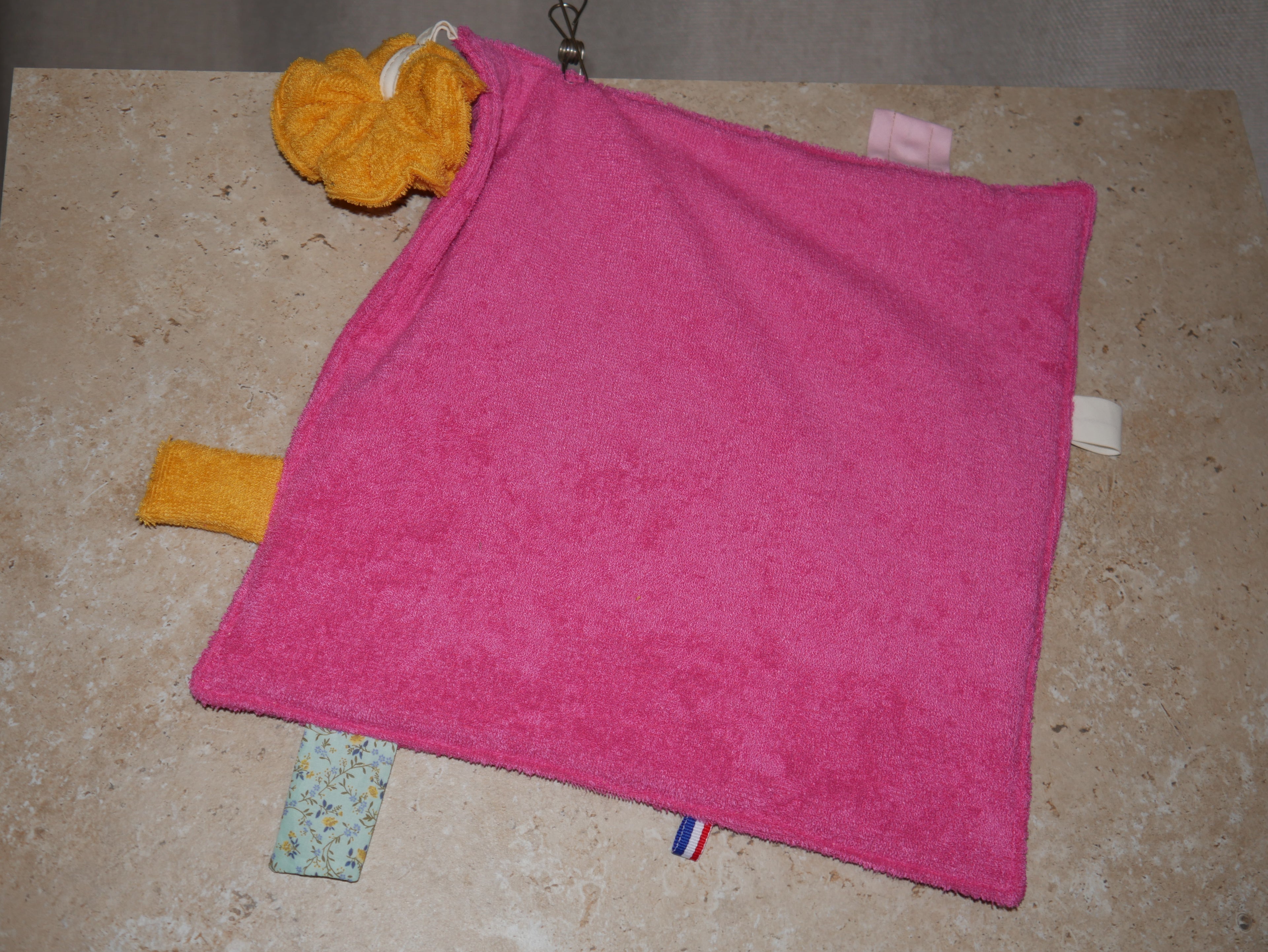 DOUDOU PLAT CARRE EN EPONGE BAMBOU