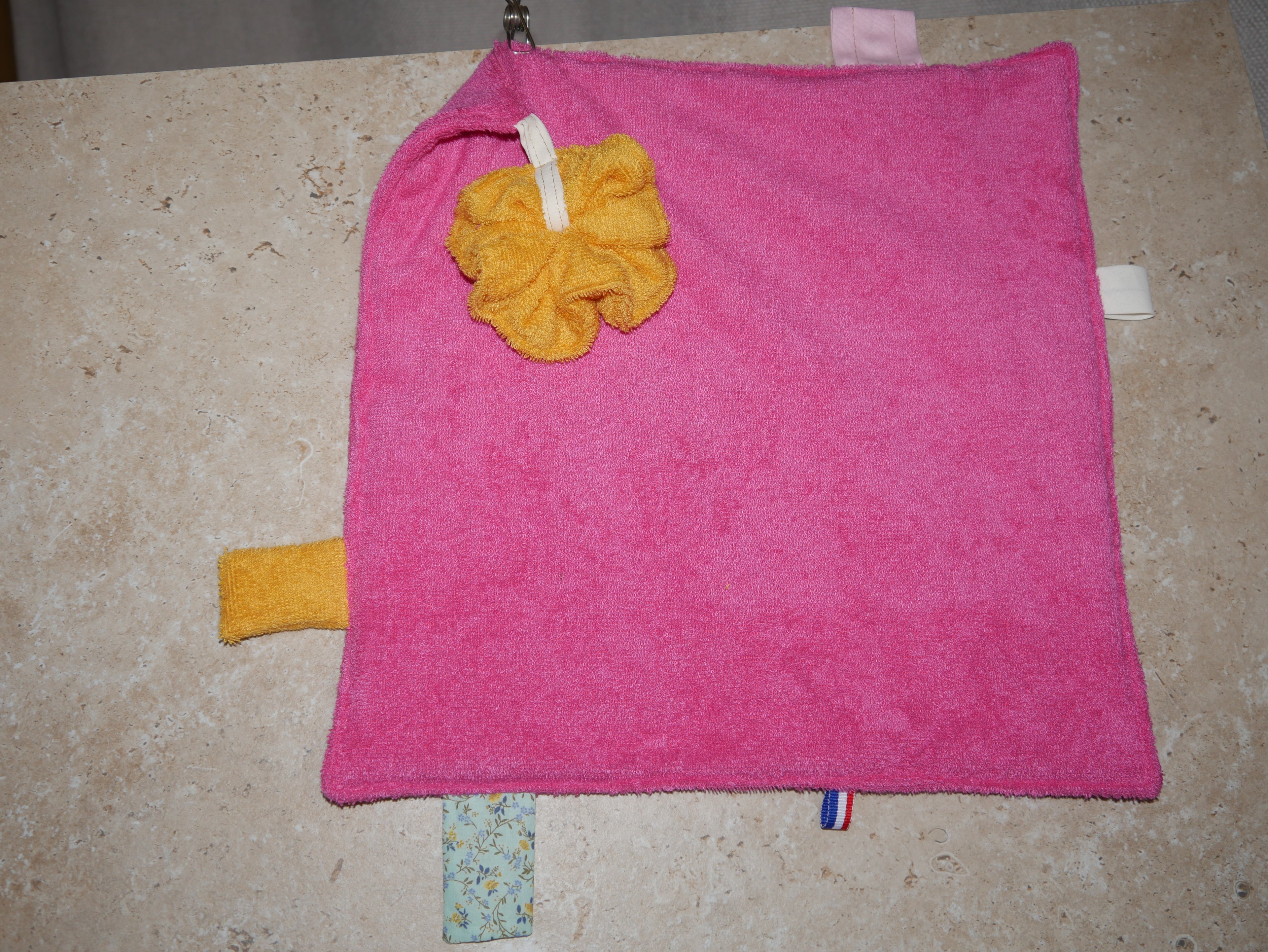 DOUDOU PLAT CARRE EN EPONGE BAMBOU